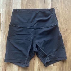 Lululemon High Rise Align Shorts 6” inseam size 4 black